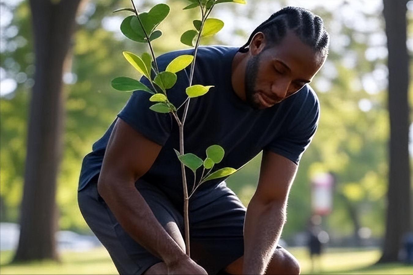 联盟又怒又慌！小卡事件发酵，或被罚为自由球员，操盘手浮出水面