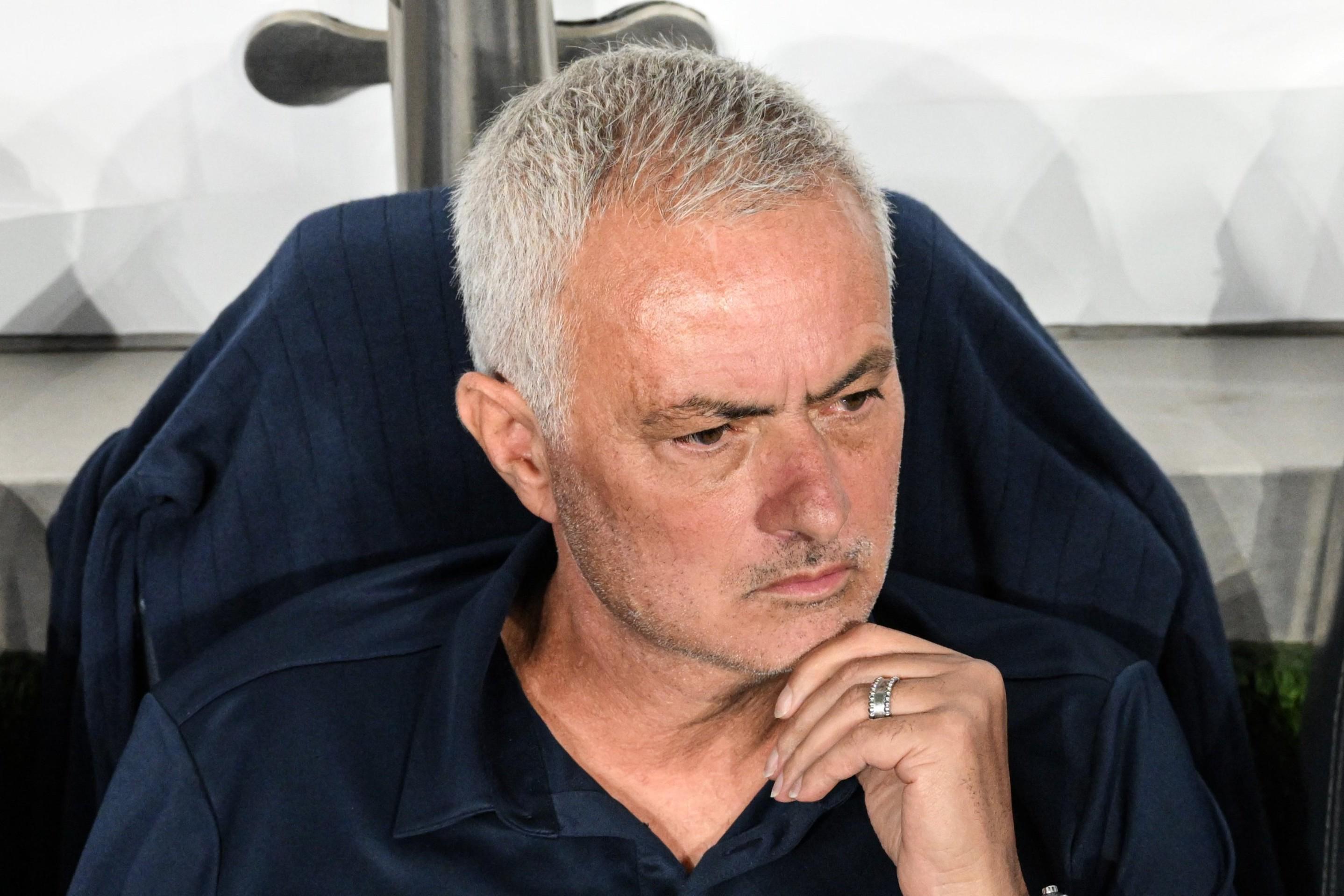 消息不实，费内巴切高层否认穆帅索要高额奖金和封口费